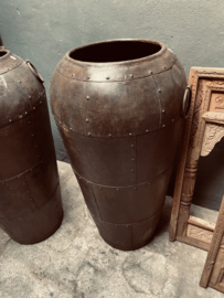 Grote bruine metalen kruik pot vaas ketel H100 cm X 50 cm landelijk stoer industrieel urban vintage