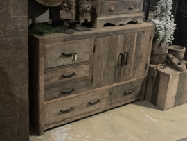 Stoere Truckwood railway vergrijsd houten kast ladenkast badmeubel Madrid badkamermeubel wastafel meubel ladekast loft met lades en deurtjes 125 x 85 x 41 cm sideboard sidetable dressoir kast landelijk stoer industrieel urban SEP