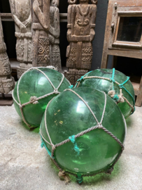 Leuke decoratieve glasbol met touw bol bollen bal ballen heksenbal decoratie voor binnen en buiten jute touwen net drijver landelijk vintage brocant groen