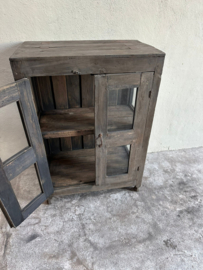 Hele stoere unieke oude vergrijsd houten kast kastje hal keuken servies vitrinekast keukenkast glaskast landelijk 108 x 64 x 29 cm