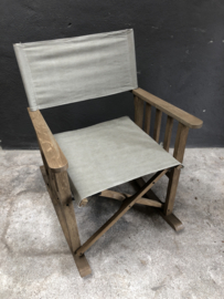 Stoere schommelstoel stoel fauteuil beige klapstoeltje landelijk grijs lichtgrijs grey houten frame linnen stoffen zitting