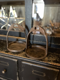 Zwaar metalen landelijk theelicht stijgbeugel schaaltje  landelijk industrieel vintage