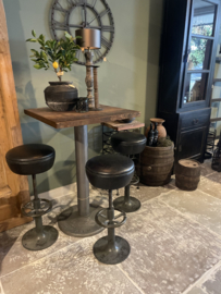 Originele oude barkruk barkrukken met grijs counter vintage  antraciet zwart  leren zitting rond industrieel stoer landelijk