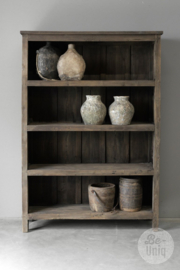 Hele gave  grote oude vergrijsd doorleefd houten kast legplanken boekenkast keuken servieskast keukenkast  sober landelijk stoer groot hout vergrijsd boekenkast keukenkast winkelkast uniek 182 x 126 x 38 cm