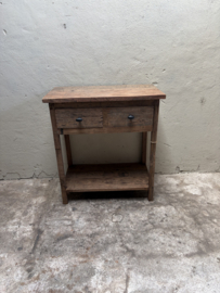 vergrijsd oud houten bijzettafeltje ladekastje SEP ladekastjes kastjes tafel tafeltje halkastje landelijk bijzettafel bijzettafeltje