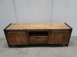 Houten televisiekast tvmeubel schuifdeuren sideboard sidetable kast hout houten metaal metalen dressoir landelijk industrieel vintage