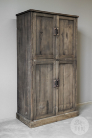 Oude vergrijsd houten kast 4 deurs landelijk uniek stoer gezandstraald 148 x 79 x 43 cm rustiek verweerd