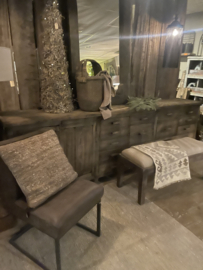 Grote stoere sobere vergrijsd houten spiegel landelijk