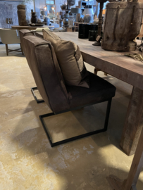 Stoere leren eetkamerstoel met ijzeren frame (leverbaar in zwart of rvs)stoel stoelen eetkamerstoelen industrieel stoer landelijk bruin leer metaal Zara