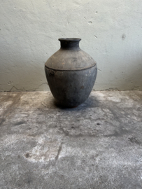 Prachtige antieke claypot Nepal kruik stenen vaas pot landelijk stoer sober vintage 62 x 46 cm