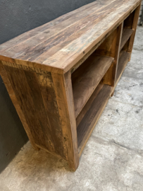 Oud houten dressoir wandmeubel wandkast sidetable sideboard toonbank landelijk stoer robuust industrieel