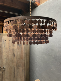 Stoere roest ijzeren lamp 70 cm schijfjes Schijfjeslamp lamp hanglamp schelpen schelpjes landelijk stoer industrieel Schijfjeslamp