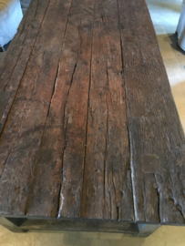 Zeer grove grote origineel oude hardhouten eettafel 297 cm werktafel werkbank stoer robuust Boerentafel blokpoten