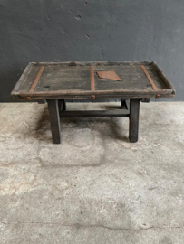 Hele gave stoere oude houten salontafel bijzettafel met metalen details landelijk lounge sidetable doorleefd industrieel vintage urban 105 x 50 x H45 cm