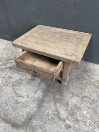 Oud vergrijsd houten ladekastje opzet kastje tafeltje ladeblok landelijk stoer sober