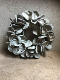 Stoere grijze badam krans 45 cm landelijk stoer grijs  vergrijsd grey wash