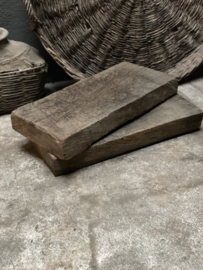 Hele dikke stoere oude doorleefd vergrijsd houten plank snijplank bajot landelijk stoer
