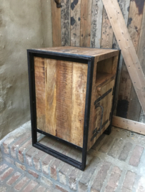 Stoer houten industriele landelijke kastjes nachtkastjes kastje halkastje nachtkastje hout metaal industrieel bijzet kast nachtkastje