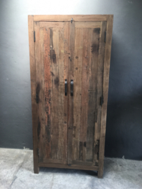 Stoere oud houten 2deurs grote dichte kast 195 x 90 x 40 cm landelijk stoer industrieel trucwood Railway grof hout Bassano