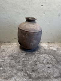 Prachtige vergrijsd antieke claypot Nepal kruik stenen vaas pot landelijk stoer sober vintage 58 x 42 cm