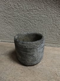 Stoer grijs stenen potje pot bakje lepelbakje suikerpot robuust oude look suikerpotje bloempotje landelijk stoer steen