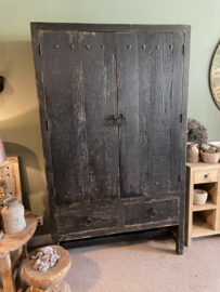 Prachtige oud zwarte houten 2 deuren en 2 laden kast grote kast 220x130x50cm stoer landelijk robuust industrieel