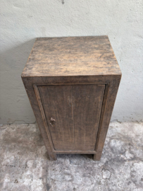 Uniek oud vergrijsd houten kastje halkastje 1 grote deur H95 x B45 x D40 cm landelijk stoer kast