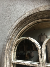 Stoere oude houten spiegel stalraam stalraamspiegel landelijk old look oude look doorgeschuurd oud hout metaal venster kozijn