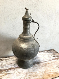 Oude metalen Turkse waterkan Turkije pot schenkkan theekan kruik landelijk oosters