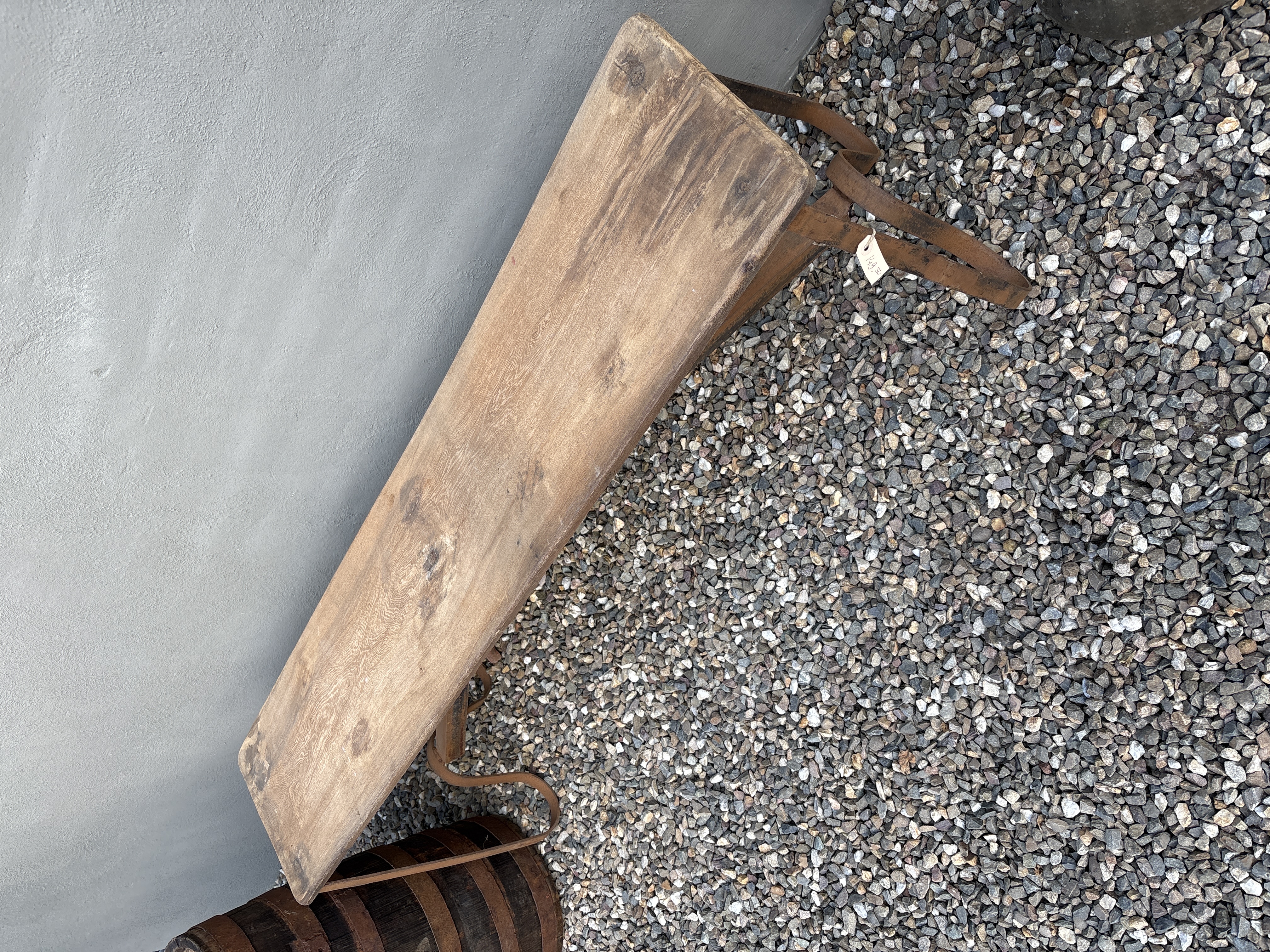 Oud houten bank bankje industrieel  140 cm ijzeren onderstel metaal vintage landelijk stoer vintage
