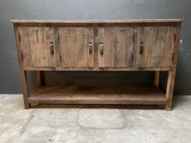 Stoer houten sidetable tafel wastafel werkbank bassano deurtjes en onderplank dressoir bureau landelijk stoer robuust vergrijsd hout kookeiland keukeneiland wandtafel sideboard