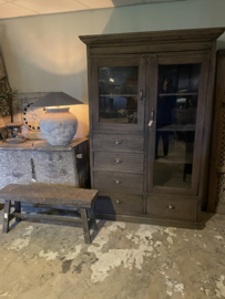 Hele stoere grote oude vergrijsd houten kast vitrinekast boeren  vitrine ladekast 193 x 126 x 54 cm keukenkast glaskast landelijk stoer vintage sober boerenkast