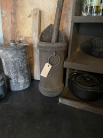 Oude unieke houten kan pot bak vaas prachtig donker patine patina grijs zwart landelijk stoer