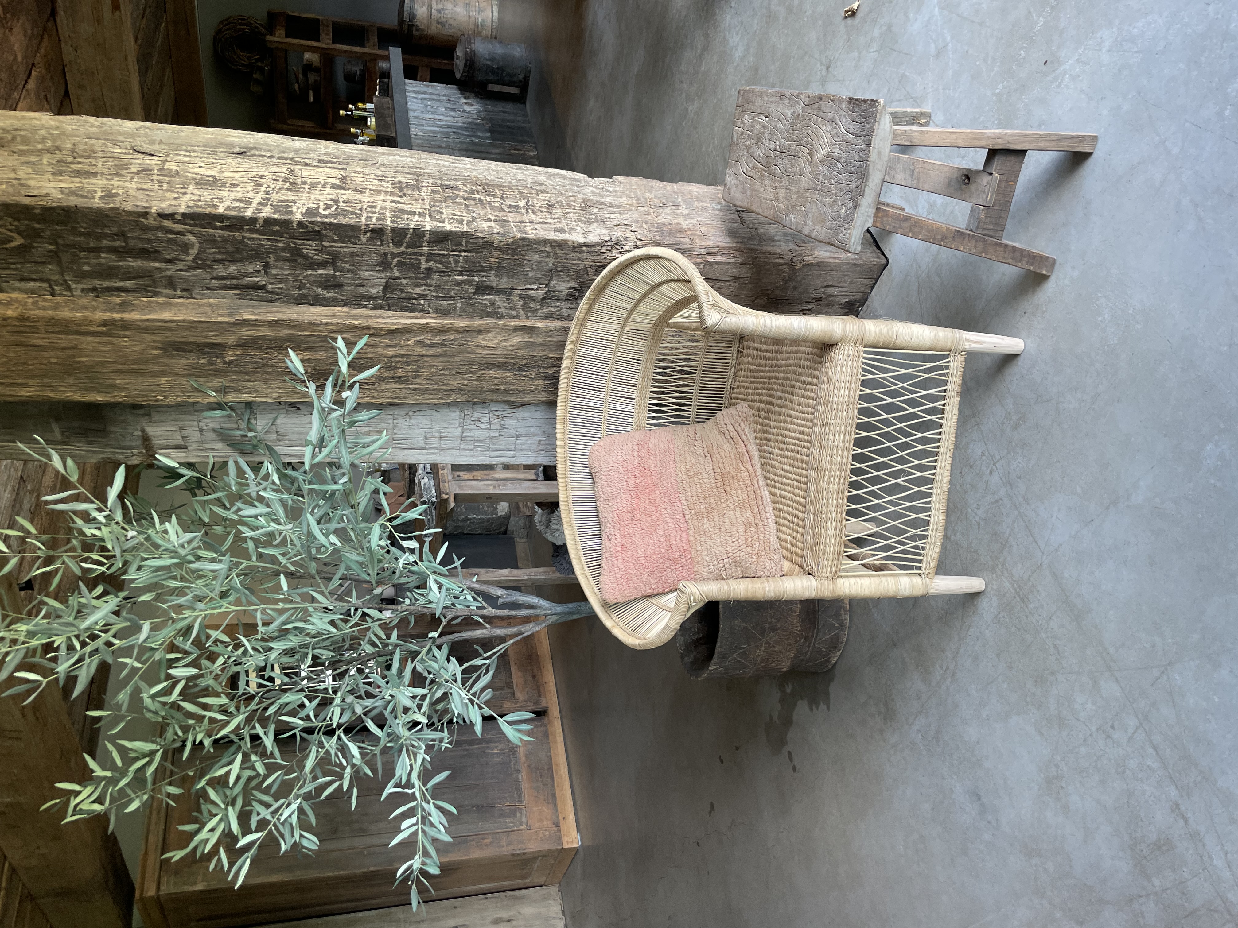 Prachtige naturel rotan rieten stoel Malawi cane chair fauteuil lounge natural landelijk sober Ibiza