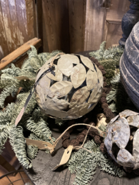 Open gewerkte ballen decoratie kerstballen van herfstbladeren ijzer