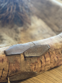 Mega grote oude houten meelbak trog voederbak voedertrog mangelbak hondenmand met oud beslag handvaten bak schaal landelijk industrieel vintage oud hout bak schaal