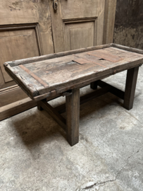 Gaaf oud houten tafel tafeltje bijzettafel Salontafel landelijk stoer Oosters