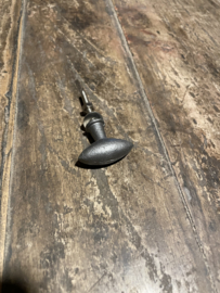 Gietijzeren deurknop iron knobs classic cross knob klassiek kraan metaal grijs kraantje greep greepje handvat handgreep handgreepje gietijzer landelijk deurknopje