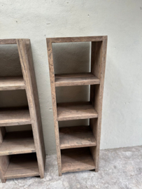 Stoere hoge smalle oude vergrijsd houten kast railway keukenkast roomdivider kamerscherm boekenkast legplanken schap rek winkel truckwood landelijk robuust boekenkast 160 x 50 x D35 cm schap handdoeken badkamer keuken rek grof stoer hout SEP