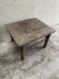 Vergrijsd houten tafel tafeltje 69 x  58 x H44 cm bijzettafel  bijzettafeltje salontafel landelijk
