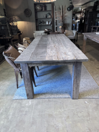 Grote oud houten eettafel old farm collectie aura Peeperkorn tafel landelijk stoer robuust 260 x 100 cm
