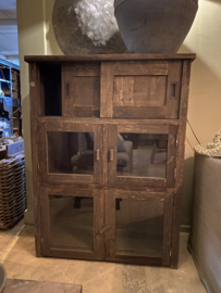 Kast kastje stoer bruin schuiflades lades kastje landelijk deurtjes schuifdeurtjes vitrine vitrinekast glaskast