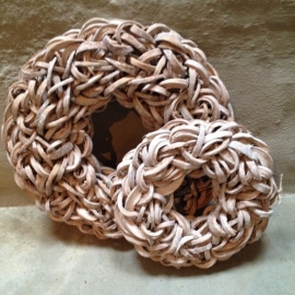 Witte Krans krul Coco cut wreath 35-40 cm whitewash wit