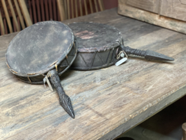 Oude leren huid trom trommel drum uit Nepal Hoffz klein zwart decoratie vintage landelijk stoer