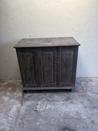 Stoer oud houten kast kastje 3 deuren halkastje legplanken vergrijsd origineel oudje landelijk stoer sober