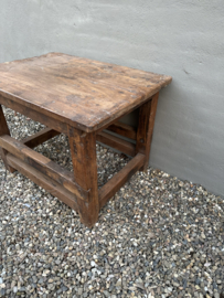 Grote oude robuust houten tafel fabriekstafel bijzettafel stoer landelijk industrieel vintage sidetable keukenelement kookeiland wastafel meubel