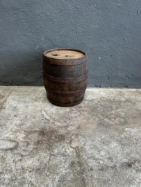 Nostalgisch klein oud houten wijnvat tafeltje krukje bijzettafel decoratie ton tonnetje