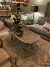 Unieke grote vergrijsd houten salontafel tafel ovaal 130 x 75 x H45 cm landelijk sober nostalgisch schaal trog
