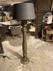 Stoere grote houten balusterlamp stoer industrieel ballusterlamp vloerlamp 125 cm vloerlamp staande lamp naturel  landelijk stoer robuust
