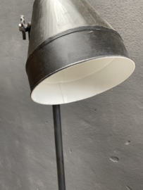 Zwarte Industrieel industriële stoere metalen metaal zinken zink lamp Staande vloerlamp 130 cm vintage landelijk grijs stoer metaal